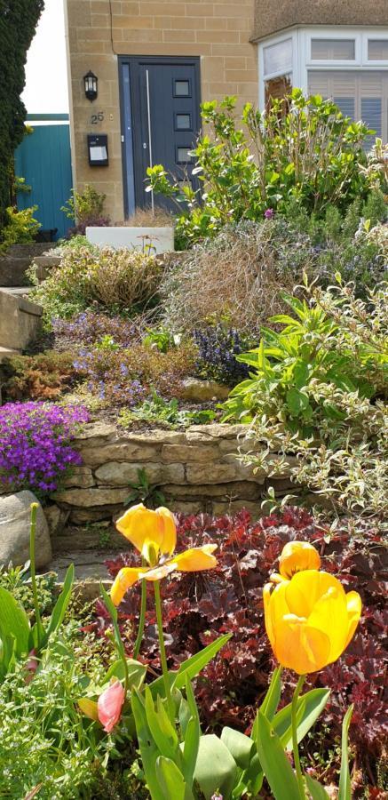 Colourful, Cosy City Home Bath Exteriör bild
