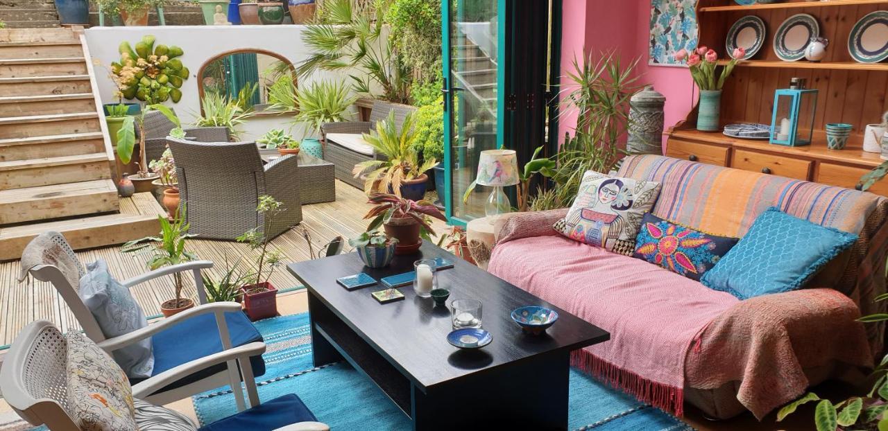 Colourful, Cosy City Home Bath Exteriör bild
