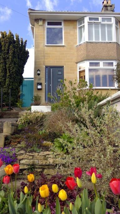 Colourful, Cosy City Home Bath Exteriör bild